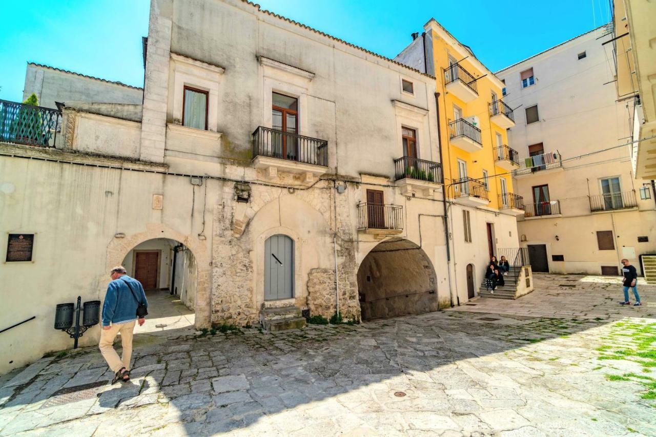Suite Rotari - Affitti Brevi Italia Monte SantʼAngelo Exteriör bild